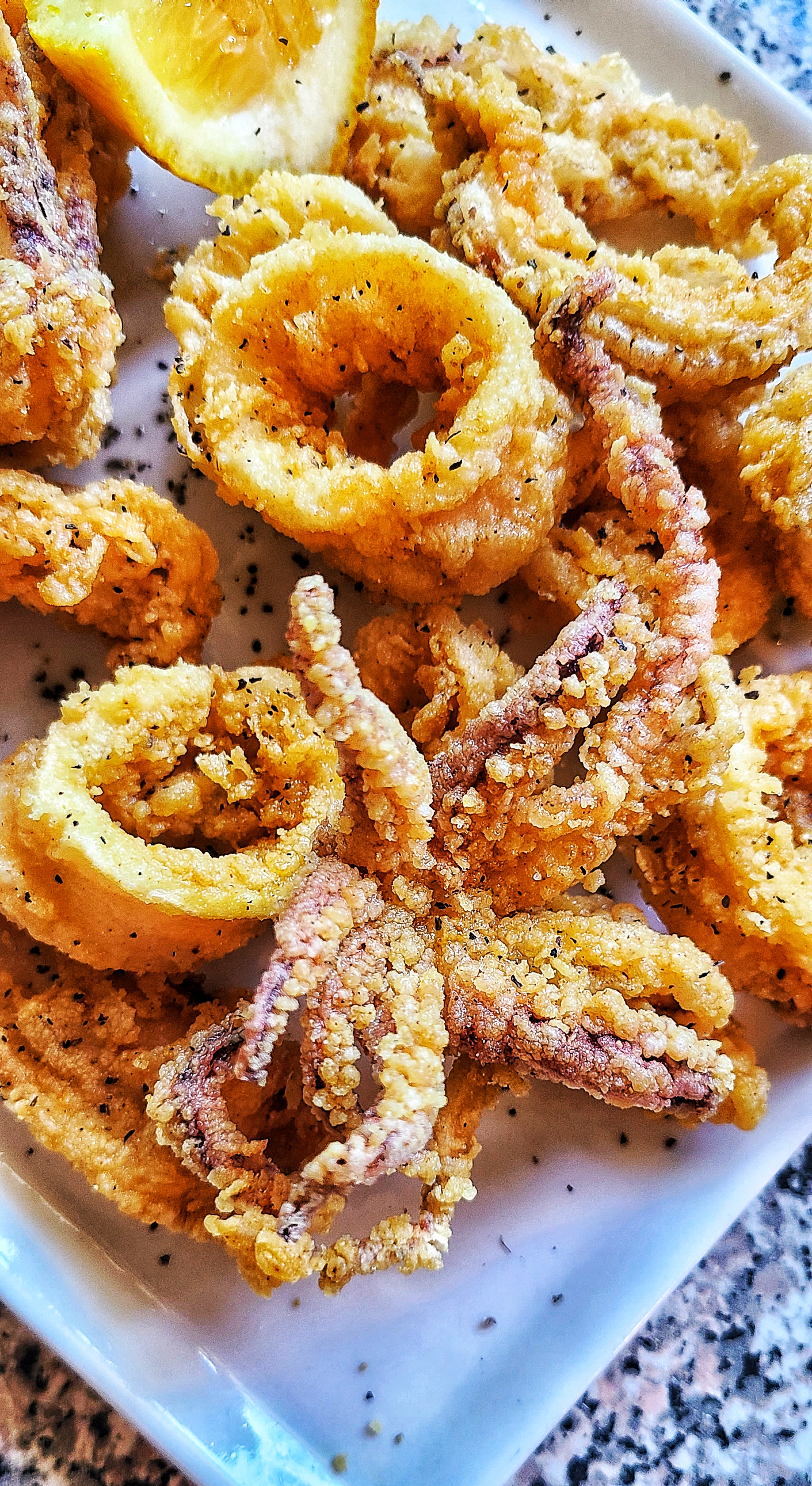 Fried Calamari | Kalofagas.ca