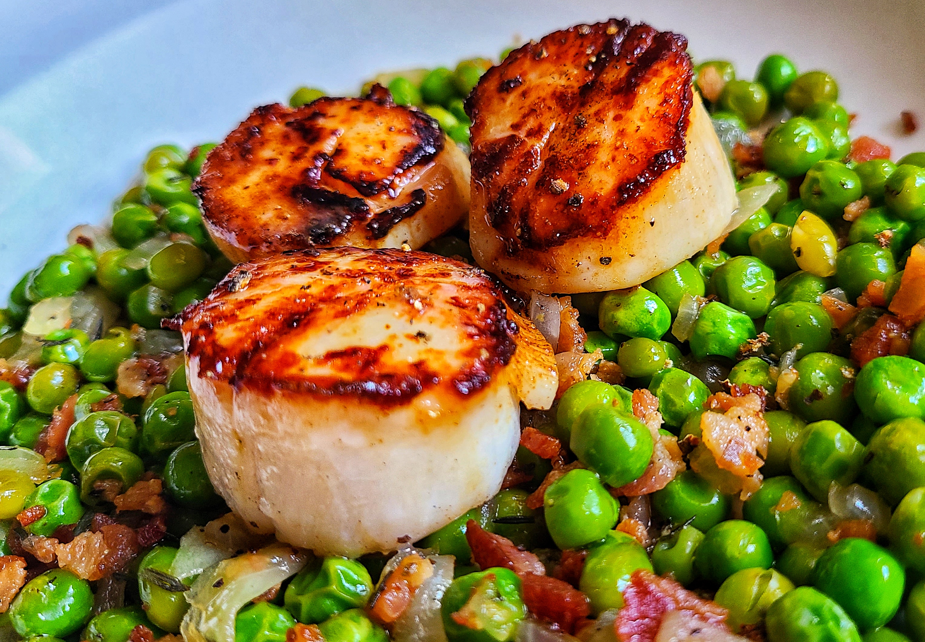 Seared Scallops With Green Peas Bacon Kalofagasca 4601