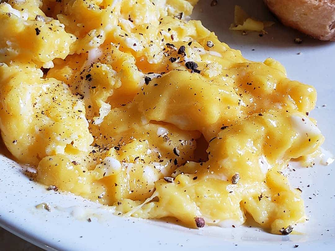 How to Make the Best Scrambled Eggs